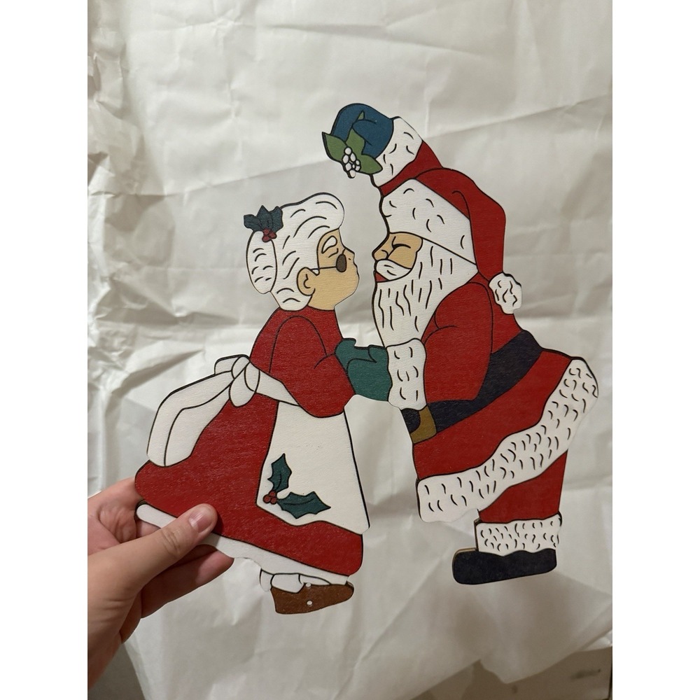 Mistletoe Santa And Mrs. Clause Wood Wall Decor
